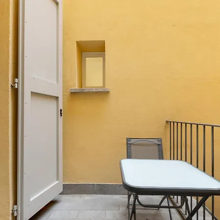 Daire Caldarese With Balcony By Wonderful Italy Bolonya