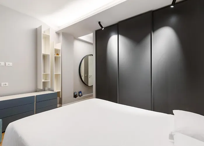 Caldarese With Balcony By Wonderful Italy شقة بولونيا